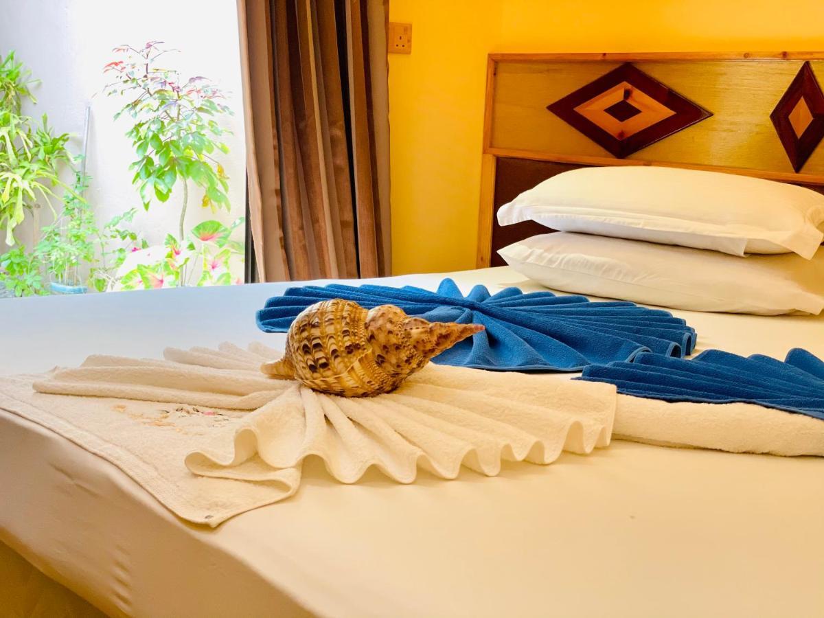 Siesta Beach Hotel Maafushi Ngoại thất bức ảnh